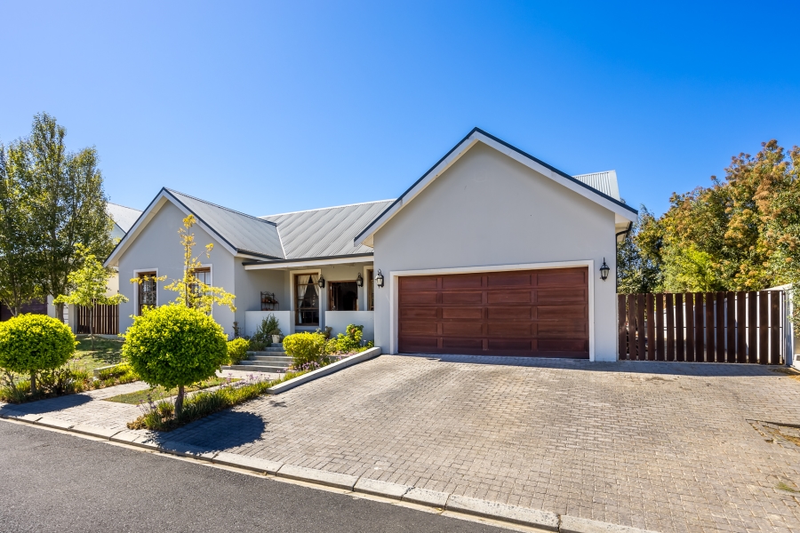 5 Bedroom Property for Sale in Graanendal Western Cape